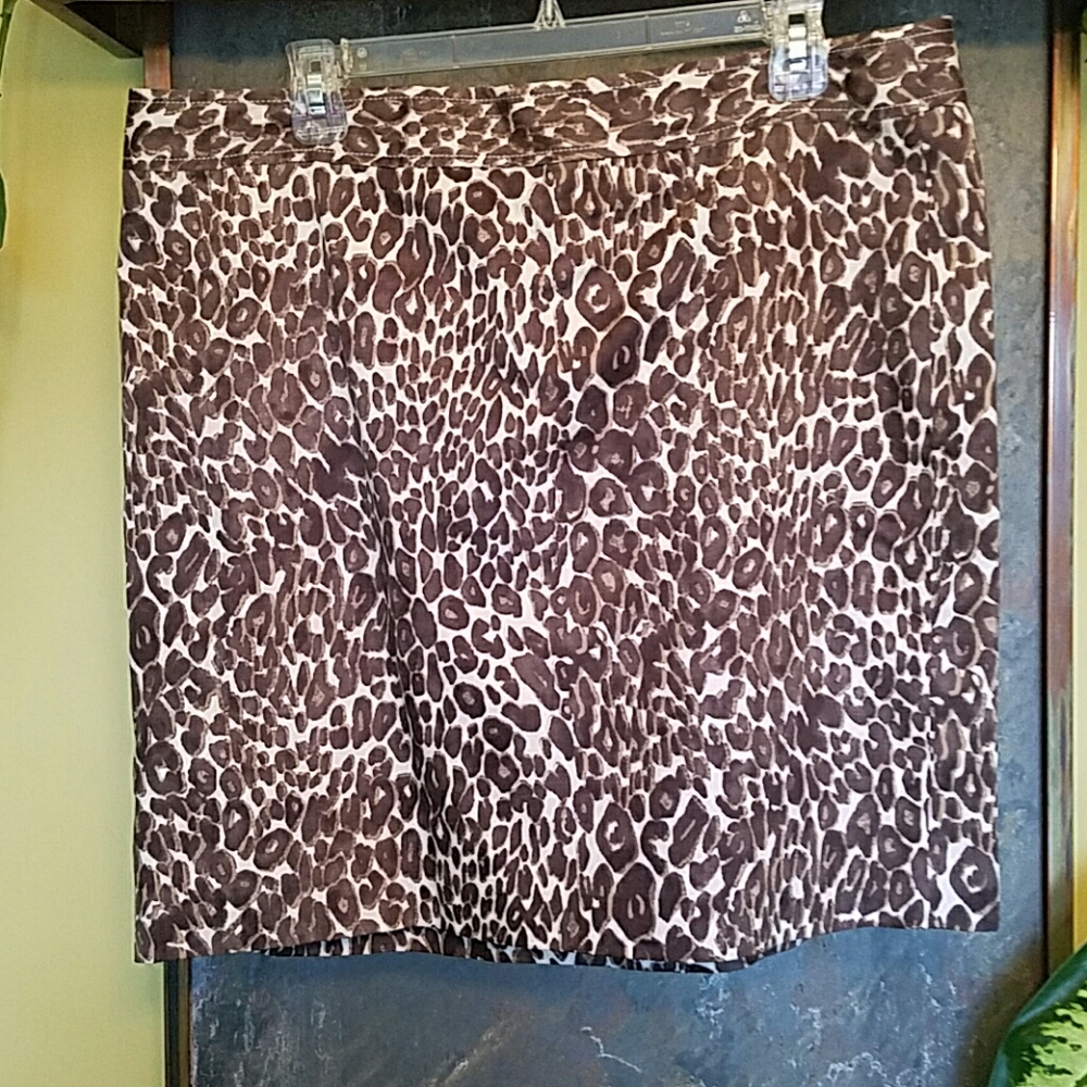 NWT Animal print Skirt size 16